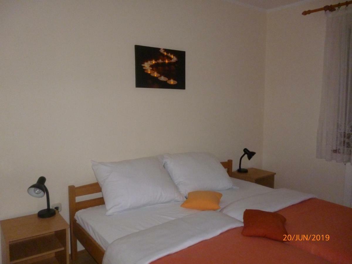 Апартаменти Apartman Katuri Лабин Екстер'єр фото